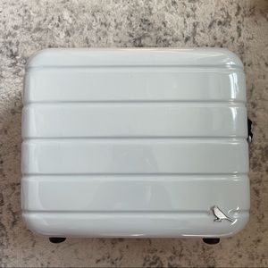 Kestrel Hard Makeup Case Organizer